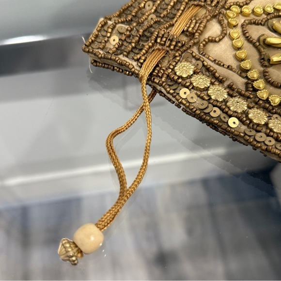 India Made Sequined Gold Beaded Drawstring Bag 6x7.5 - Picture 3 of 4